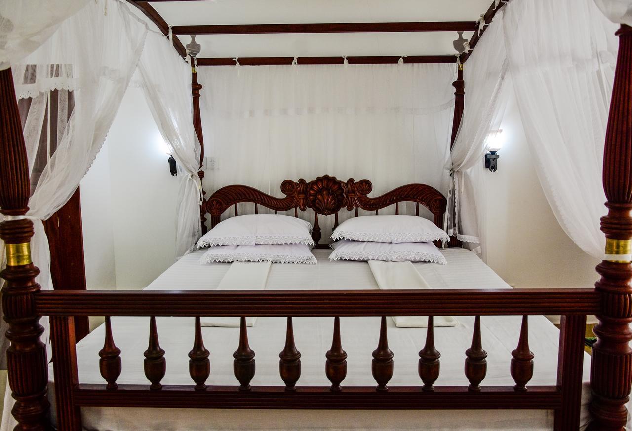 Hotel Dolphin Hikkaduwa Kültér fotó
